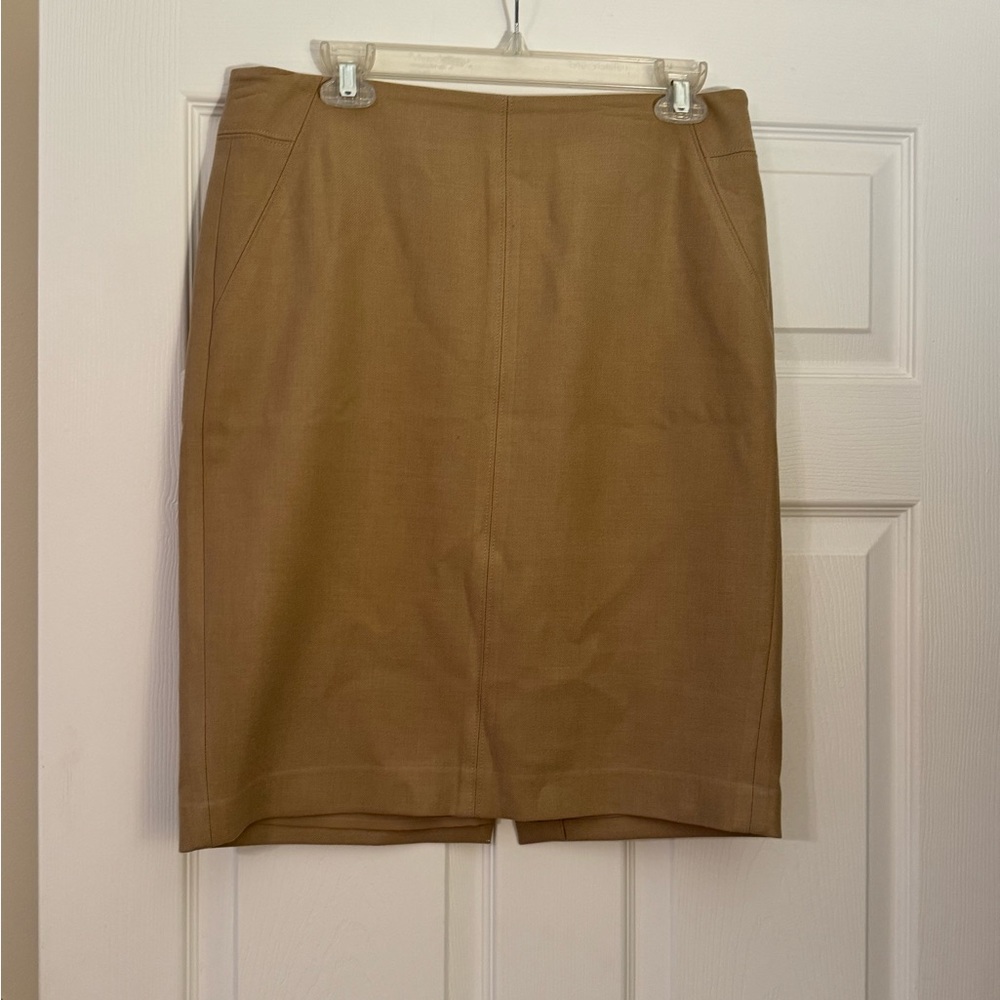 Loft size 10 camel color skirt